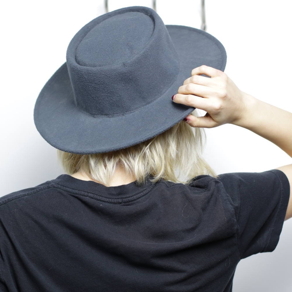 Brandy Melville Blue/Grey Hat